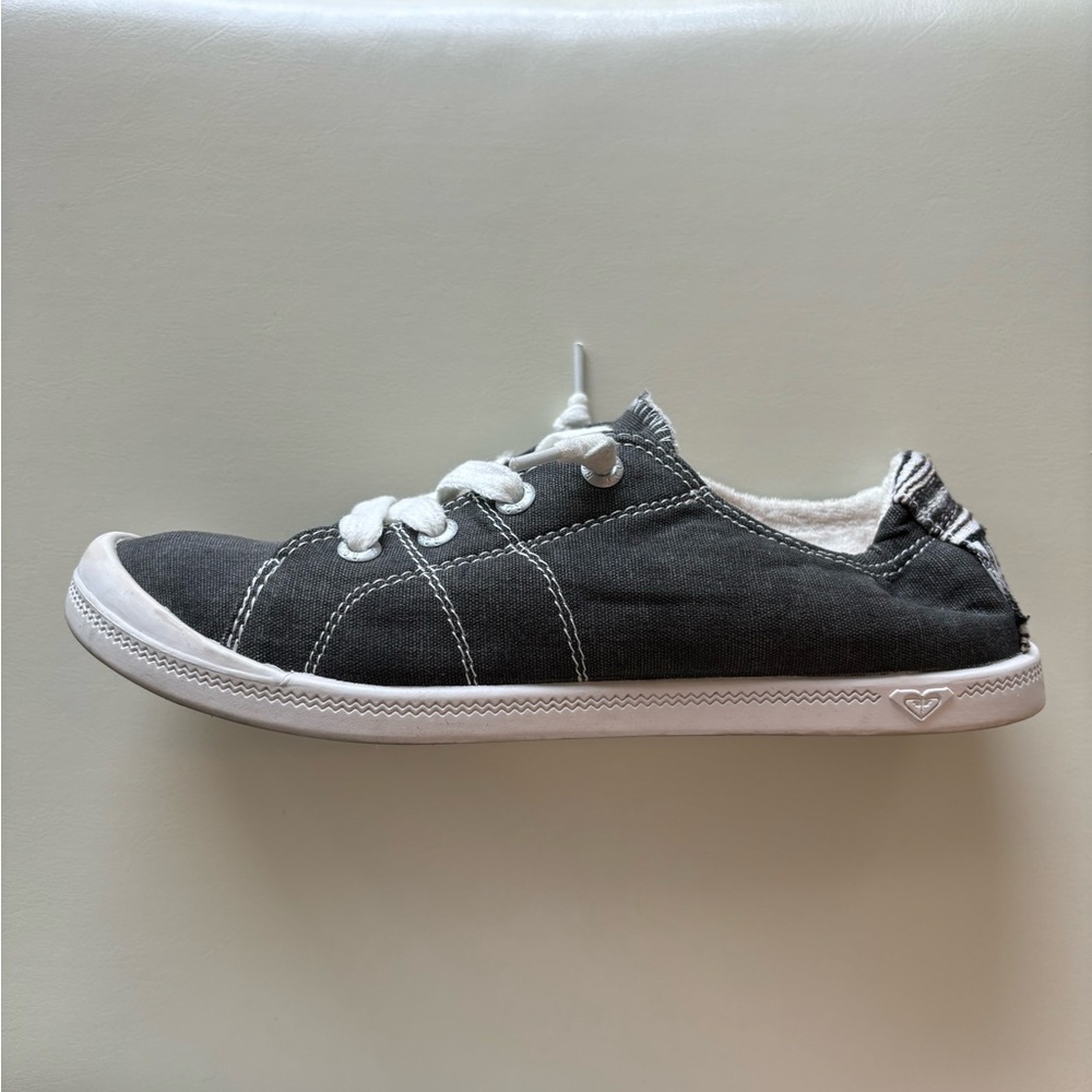 ROXY Slip on Sneaker (size 8)💕